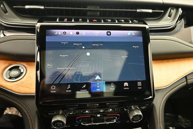 Used 2023 Jeep Grand Cherokee L Summit AWD/4WD image 12