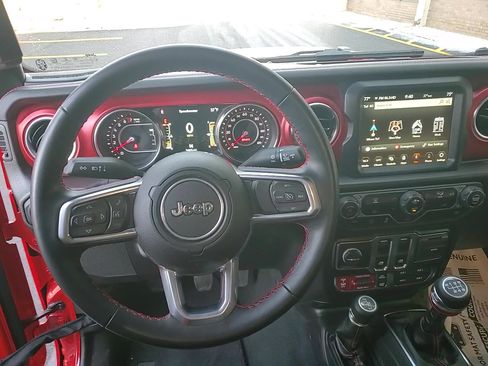 Used 2022 Jeep Wrangler Rubicon image 24