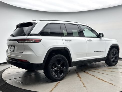 Used 2023 Jeep Grand Cherokee Limited w/ Black Appearance Package image 5