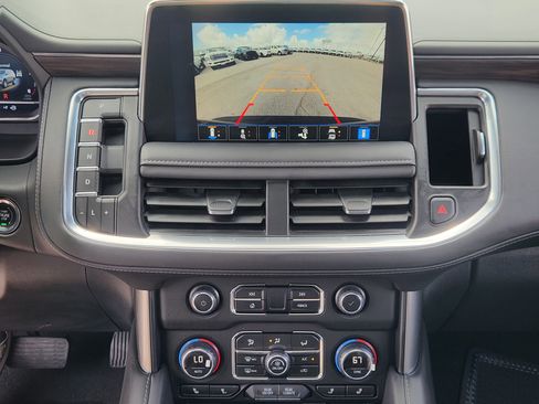 Used 2023 Chevrolet Tahoe Z71 w/ Luxury Package AWD/4WD image 19