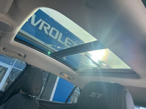 Used 2024 Buick Encore GX Sport Touring w/ Experience Buick Package image 21