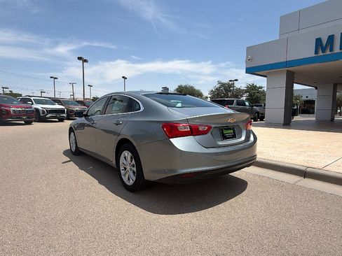 Used 2025 Chevrolet Malibu LT FWD image 4