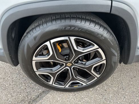 Used 2023 Rivian R1S Adventure image 10