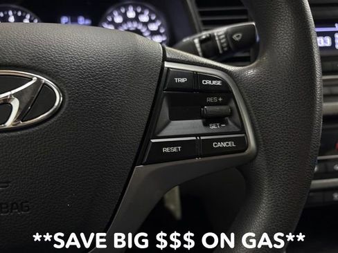 Used 2018 Hyundai Elantra SE FWD image 37