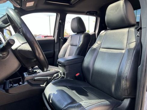 Used 2020 Toyota Tacoma TRD Off-Road w/ TRD Premium Off Road Package AWD/4WD image 14