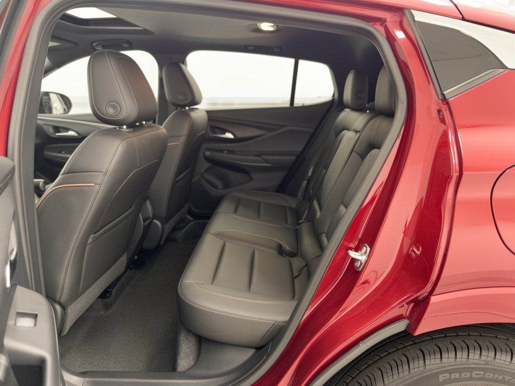 Used 2025 Buick Envista Avenir FWD image 25