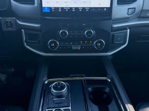 Used 2022 Ford Expedition XLT AWD/4WD image 15