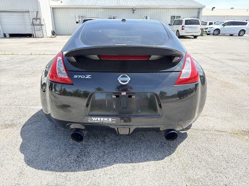 Used 2011 Nissan 370Z Touring w/ Sport Pkg RWD image 4