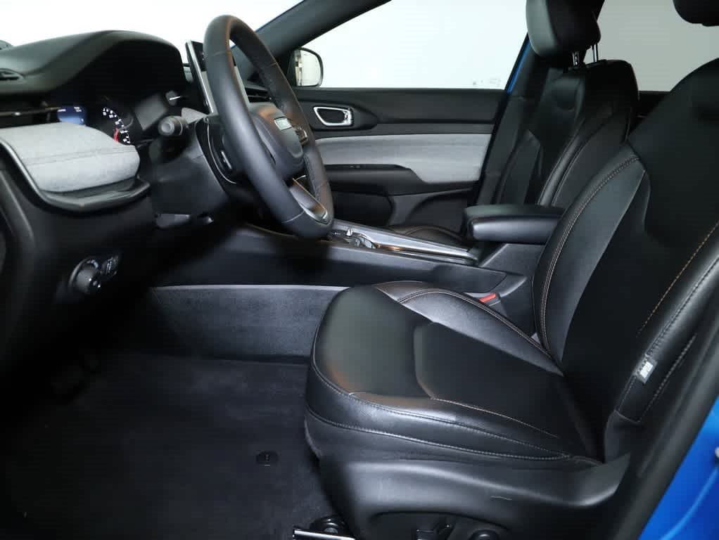Certified 2024 Jeep Compass Latitude AWD/4WD image 18