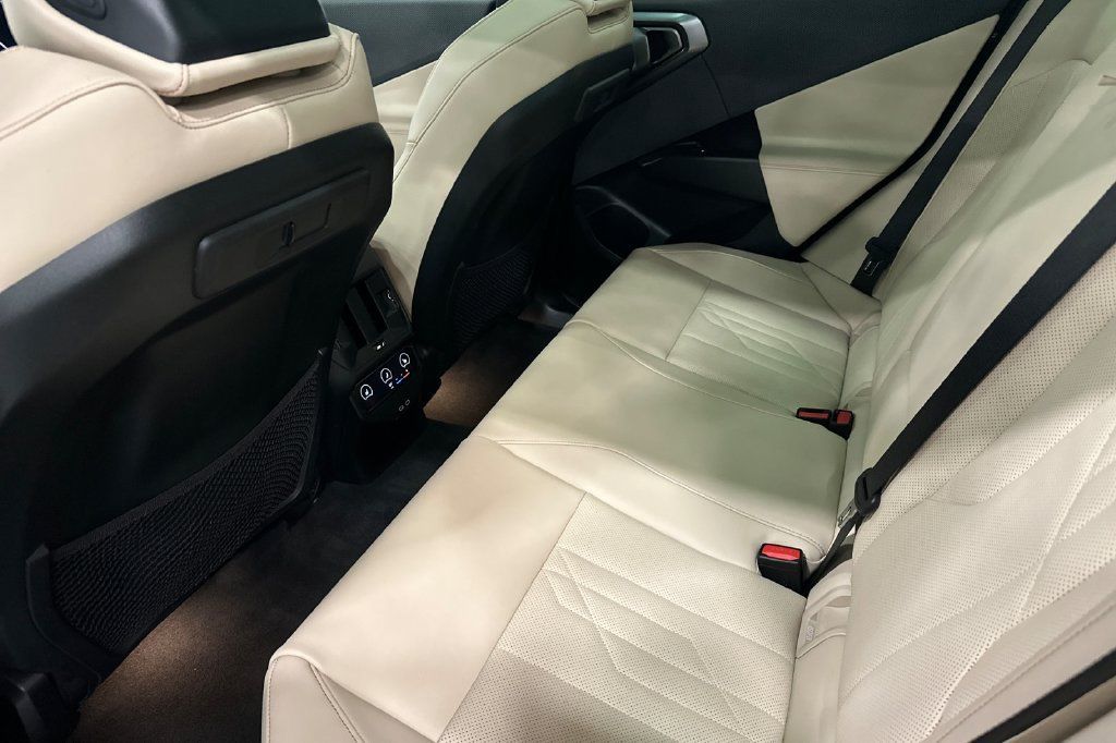 Used 2026 BMW X3 xDrive30i w/ Convenience Package AWD/4WD image 13
