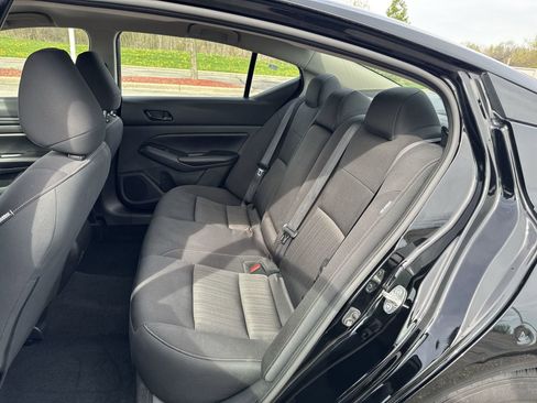Used 2024 Nissan Altima 2.5 SV FWD image 13