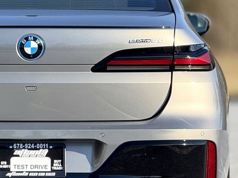 Used 2024 BMW i7 eDrive50 w/ M Sport Package image 16