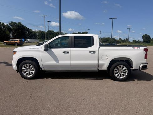 Used 2022 Chevrolet Silverado 1500 Custom AWD/4WD image 6