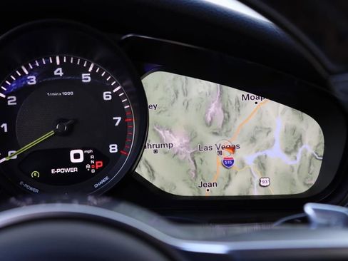 Used 2018 Porsche Panamera 4 image 42