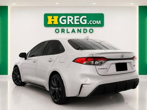 Used 2025 Toyota Corolla SE FWD image 2