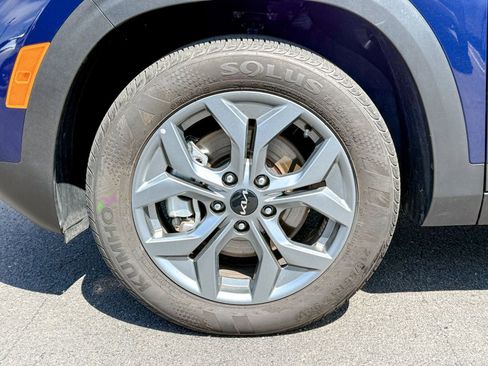 Used 2025 Kia Seltos LX image 11