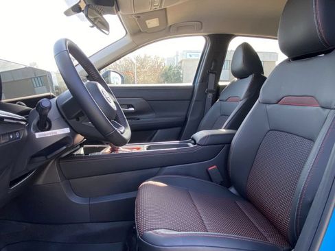 New 2026 Nissan Kicks SR FWD image 20