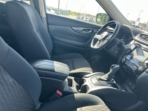 Used 2018 Nissan Rogue SV w/ Premium Package AWD/4WD image 12