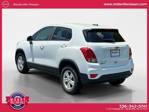 Used 2022 Chevrolet Trax LS w/ Tint and Cruise Package AWD/4WD image 4
