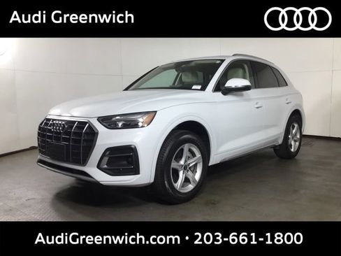 Used 2022 Audi Q5 2.0T Premium w/ Convenience Package AWD/4WD image 3