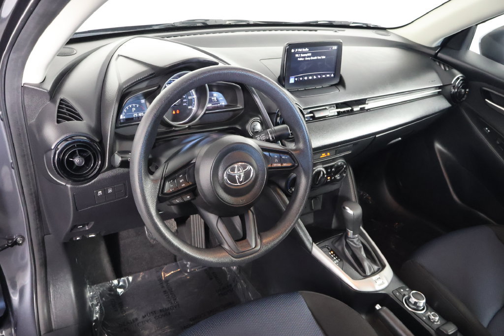 Used 2019 Toyota Yaris L FWD image 14