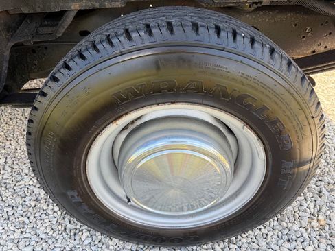 Used 2006 Ford E-350 and Econoline 350 XL RWD image 17