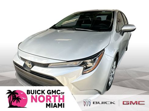 Used 2025 Toyota Corolla LE w/ Convenience Package FWD image 1