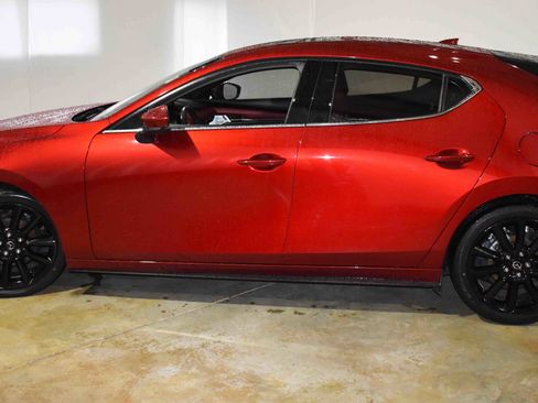 Used 2020 MAZDA MAZDA3 Hatchback w/ Premium Package image 6