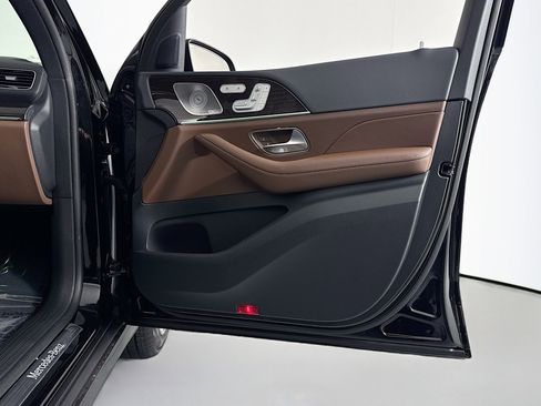 New 2026 Mercedes-Benz GLS 450 4MATIC image 24