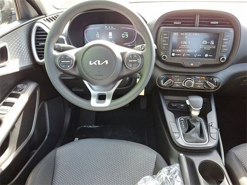 New 2025 Kia Soul LX w/ LX Technology Package image 7
