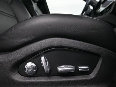 Used 2020 Porsche Cayenne image 15