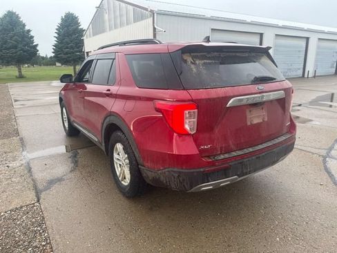 Used 2021 Ford Explorer XLT w/ Equipment Group 202A AWD/4WD image 9