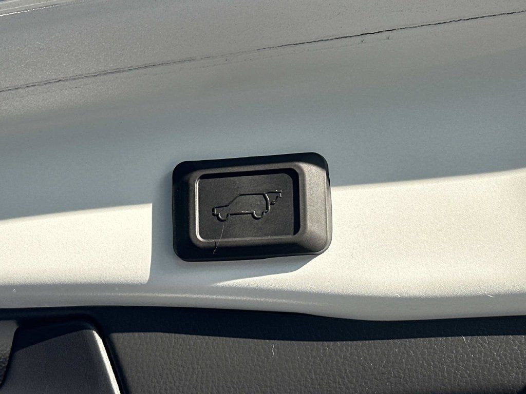 Used 2025 Toyota RAV4 XLE w/ Convenience Package FWD image 13