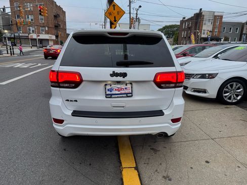 Used 2020 Jeep Grand Cherokee Altitude image 11