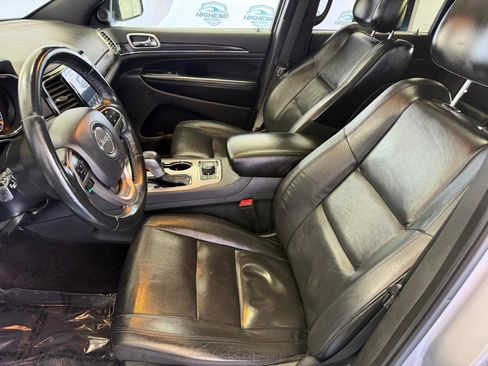 Used 2019 Jeep Grand Cherokee Limited w/ Trailer Tow Group IV image 15