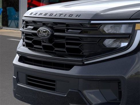 New 2025 Ford Expedition Platinum w/ Stealth Performance Package image 17