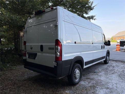 Used 2025 RAM ProMaster 2500 w/ Convenience Group FWD image 4