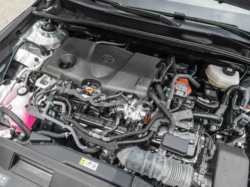 Used 2025 Toyota Camry LE FWD image 29