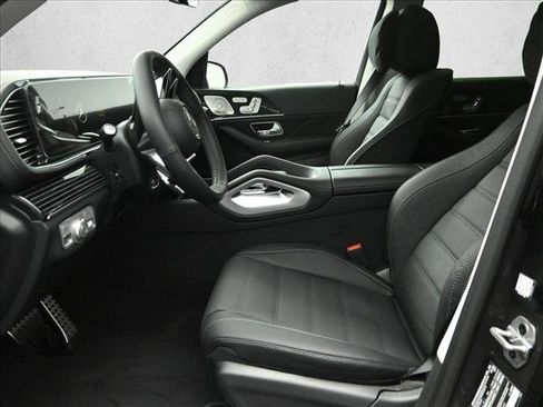 Used 2026 Mercedes-Benz GLS 450 4MATIC image 8