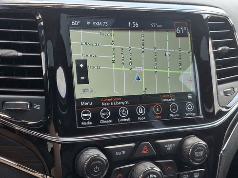 Used 2021 Jeep Grand Cherokee Limited AWD/4WD image 17
