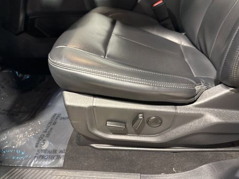 Used 2024 Ford Expedition Max XLT image 33