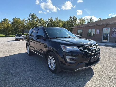 Used 2016 Ford Explorer XLT FWD image 5