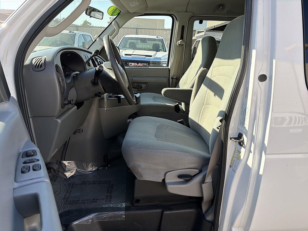 Used 2008 Ford E-350 and Econoline 350 XLT RWD image 14