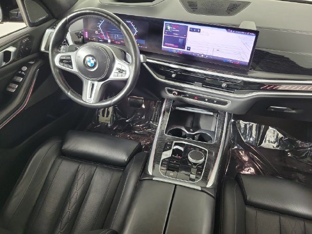 Used 2024 BMW X7 M60i AWD/4WD image 16