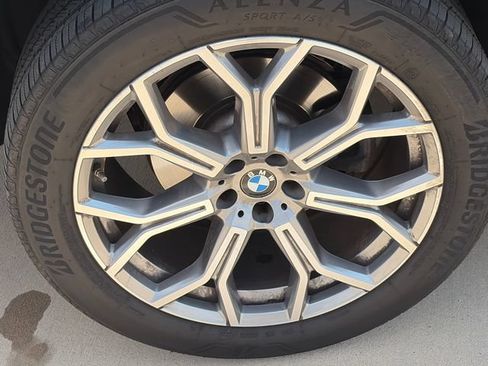 Used 2024 BMW X7 xDrive40i AWD/4WD image 9