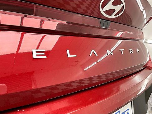 Used 2024 Hyundai Elantra SEL image 8