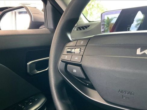 Used 2025 Kia K4 FWD image 8