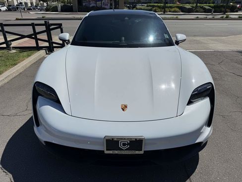 Used 2021 Porsche Taycan image 11