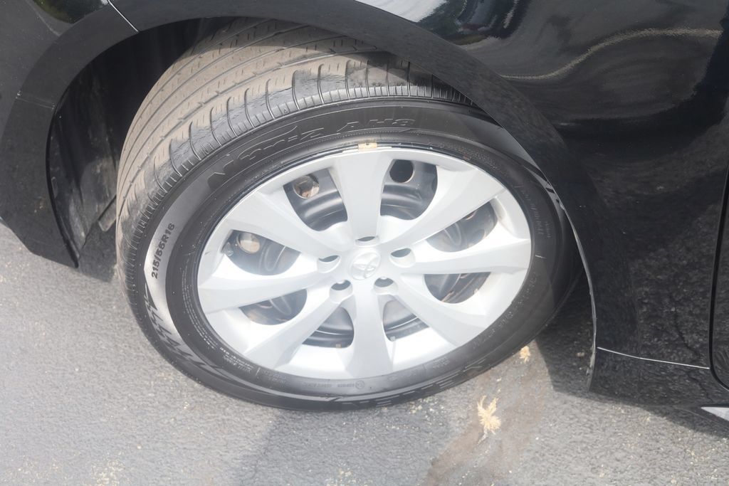 Certified 2024 Toyota Corolla LE FWD image 6