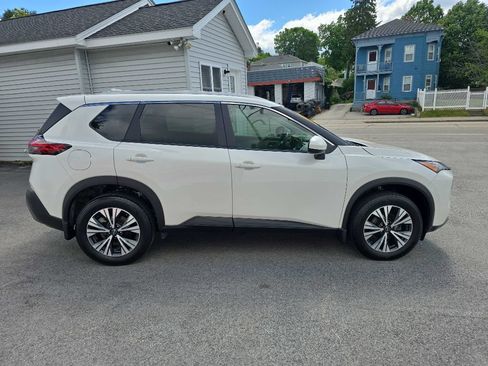 Used 2023 Nissan Rogue SV w/ SV Premium B Package AWD/4WD image 3